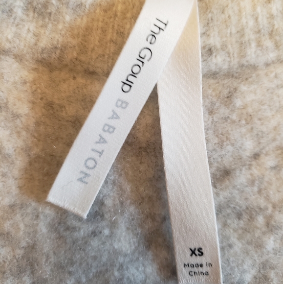 The Group sweater  soft and warm - Picture 3 of 4